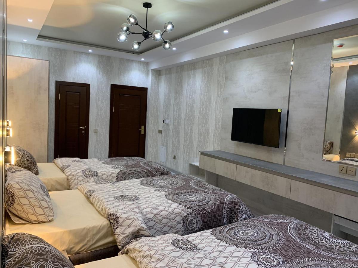 Hotel Panorama ดูแชนเบอ ภายนอก รูปภาพ