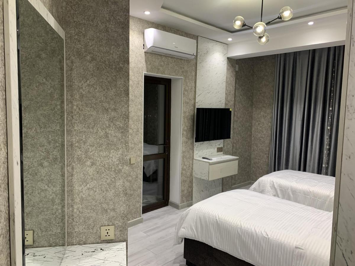 Hotel Panorama ดูแชนเบอ ภายนอก รูปภาพ
