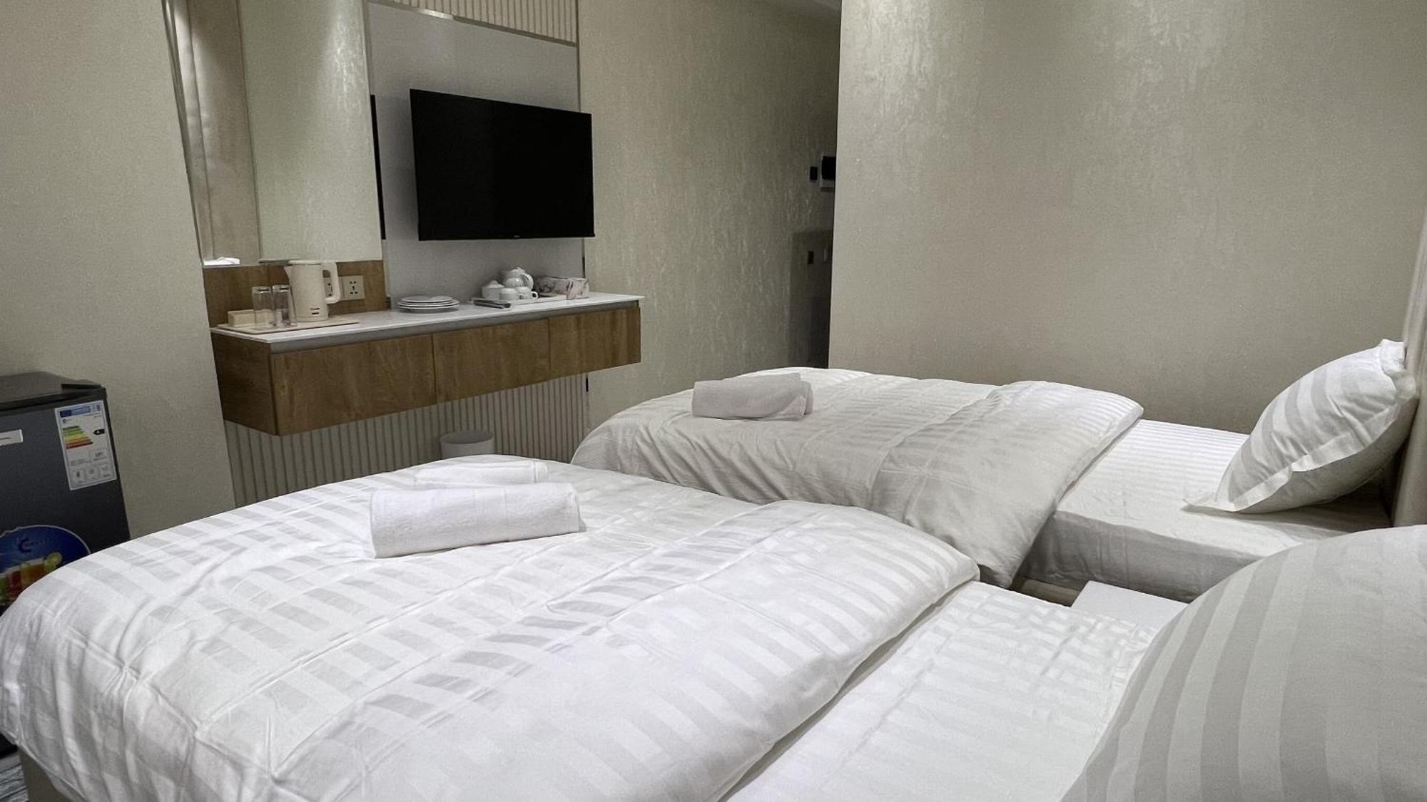 Hotel Panorama ดูแชนเบอ ภายนอก รูปภาพ
