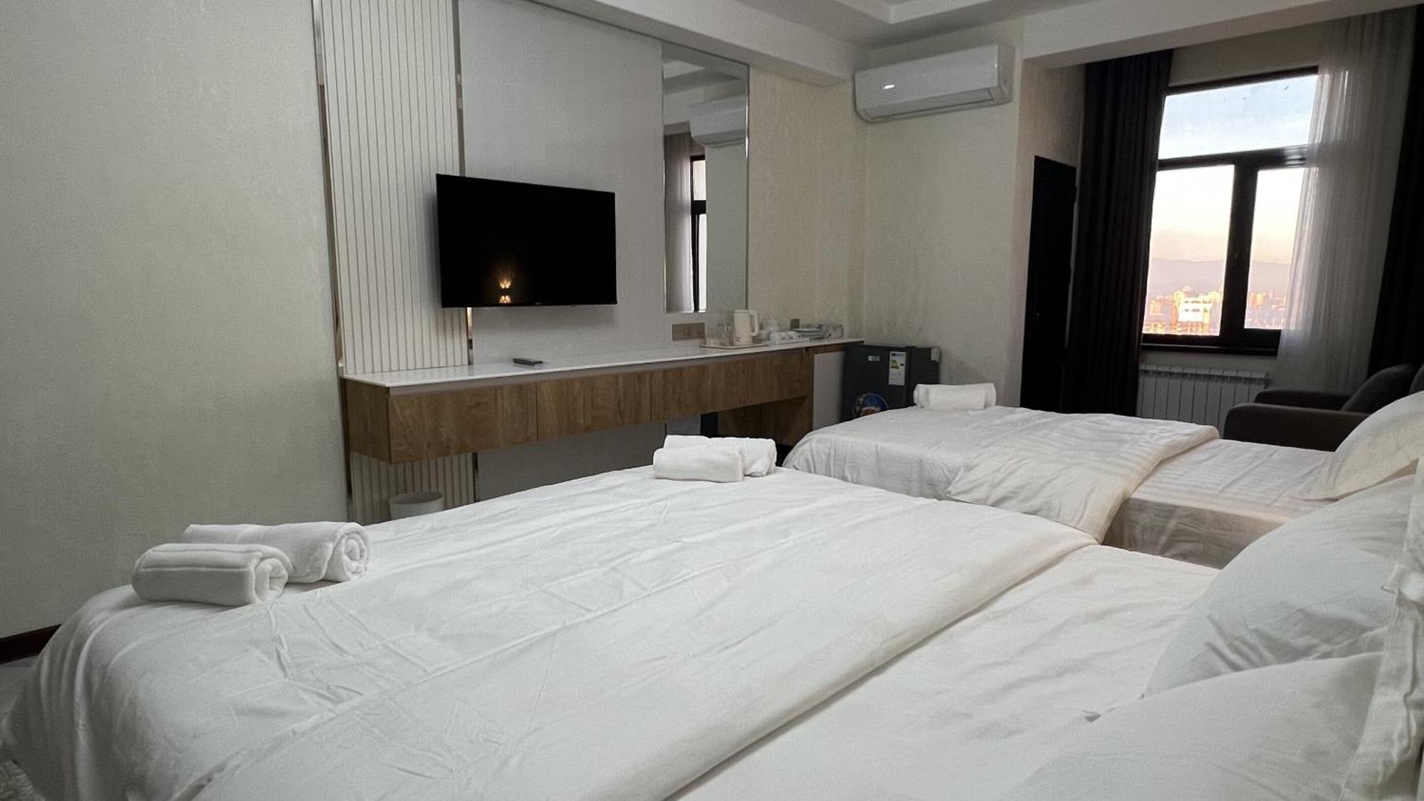 Hotel Panorama ดูแชนเบอ ภายนอก รูปภาพ