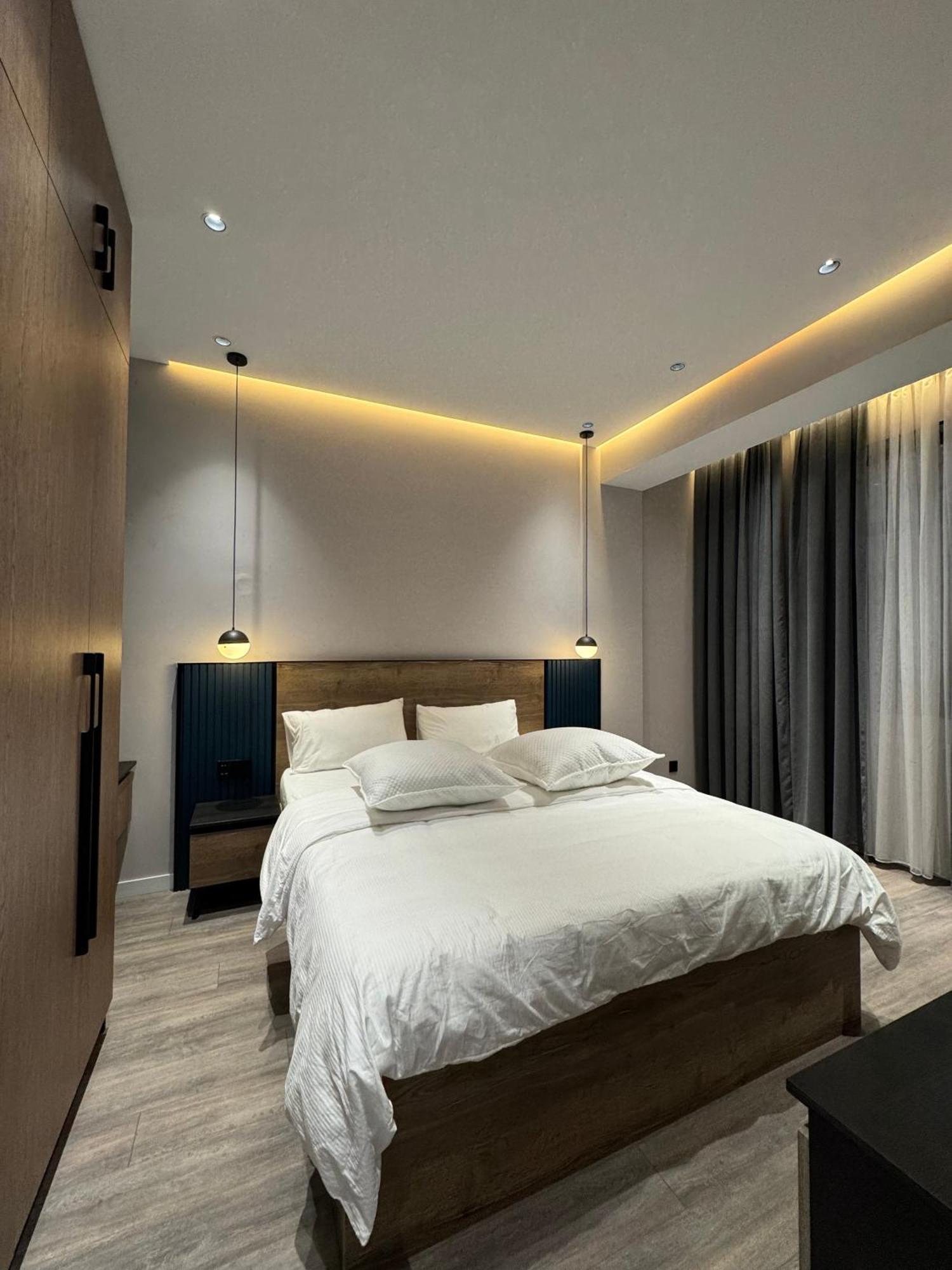 Hotel Panorama ดูแชนเบอ ภายนอก รูปภาพ